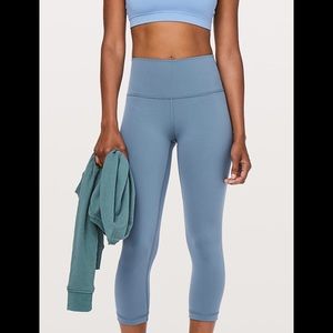 Lululemon Wunder Under Hi-Rise 7/8 
Luxtreme 25"